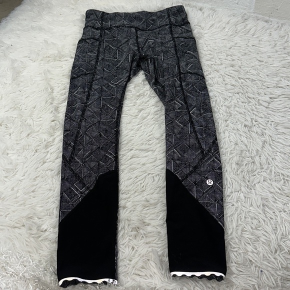Lululemon Tight Stuff Tight II (25") Formation Alpine White Black - Picture 2 of 9